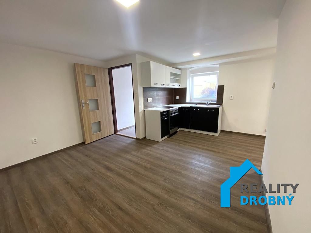 Pronájem bytu 2+kk 40 m² – fotografie 3