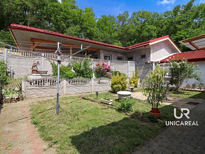 Prodej rodinného domu 230 m², pozemek 1573 m²