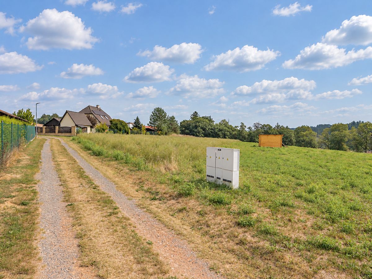 Prodej stavebního pozemku 1868 m² – fotografie 3