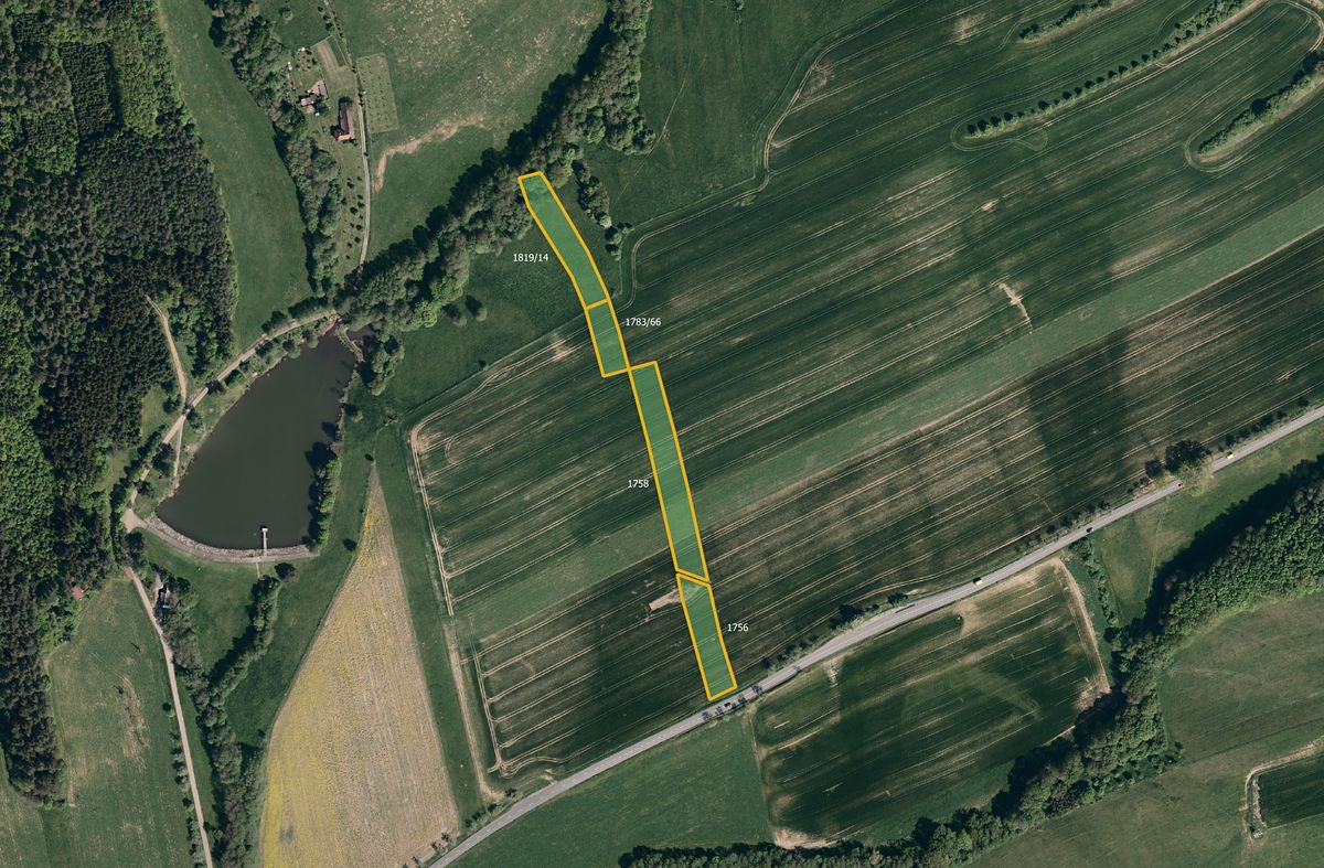 Prodej pole 19604 m²