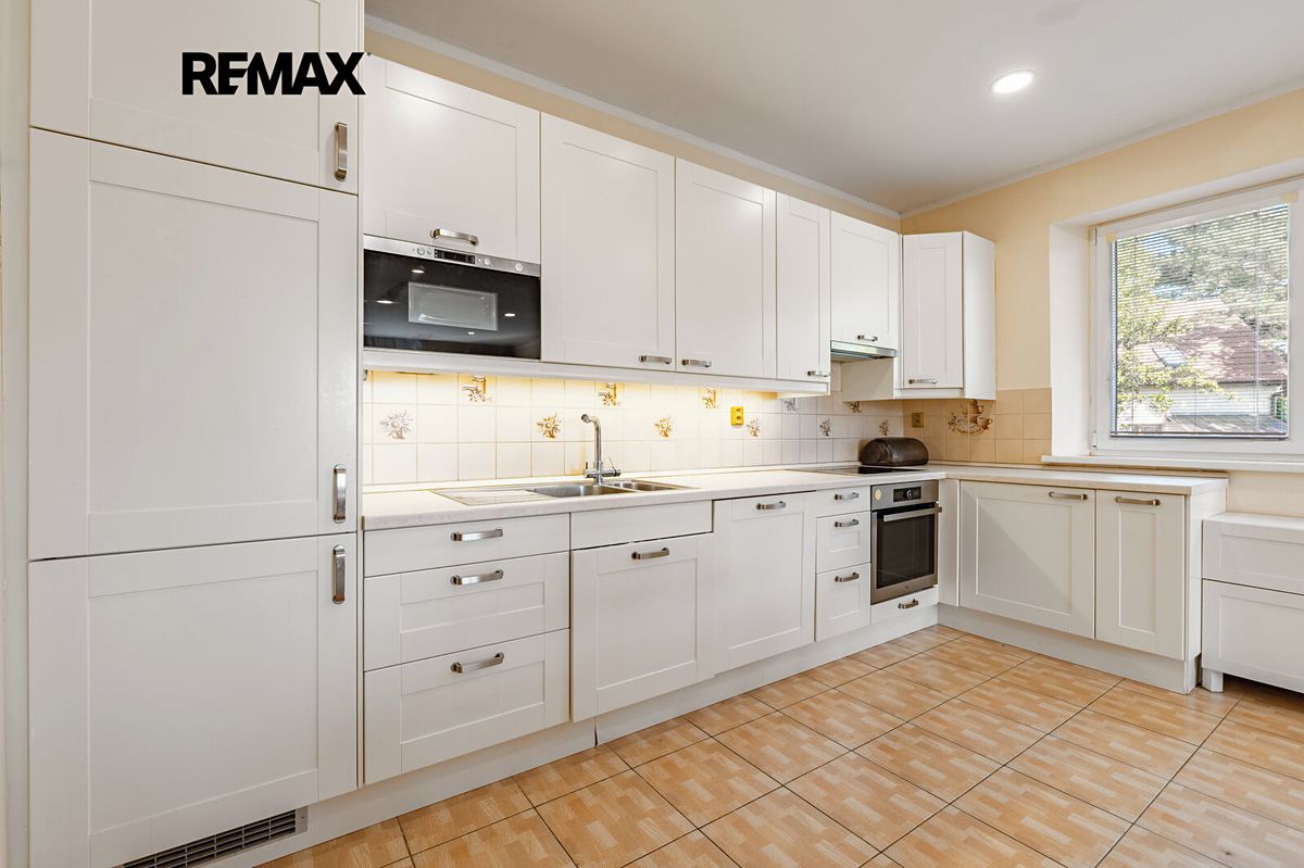 Pronájem rodinného domu 137 m², pozemek 829 m² – fotografie 4
