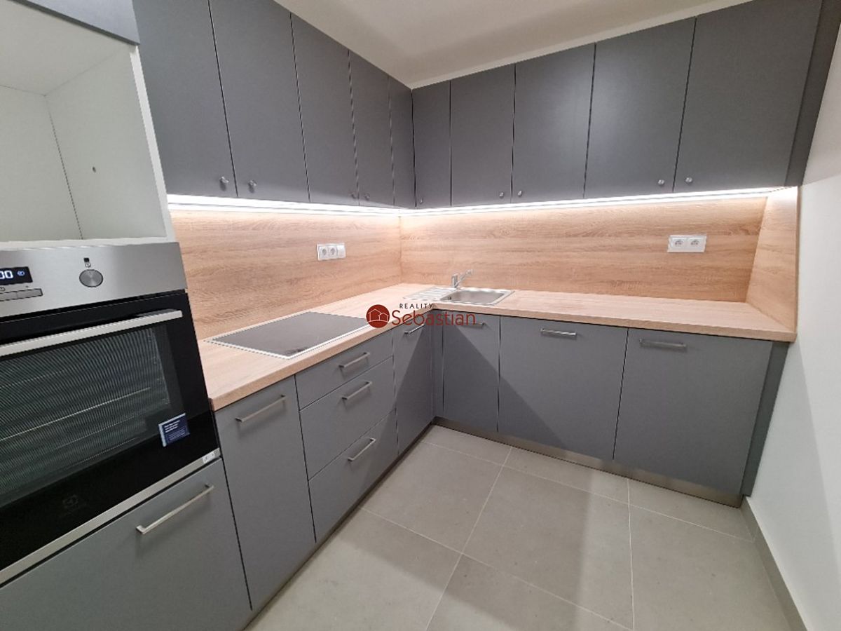 Pronájem bytu 3+1 99 m² – fotografie 5
