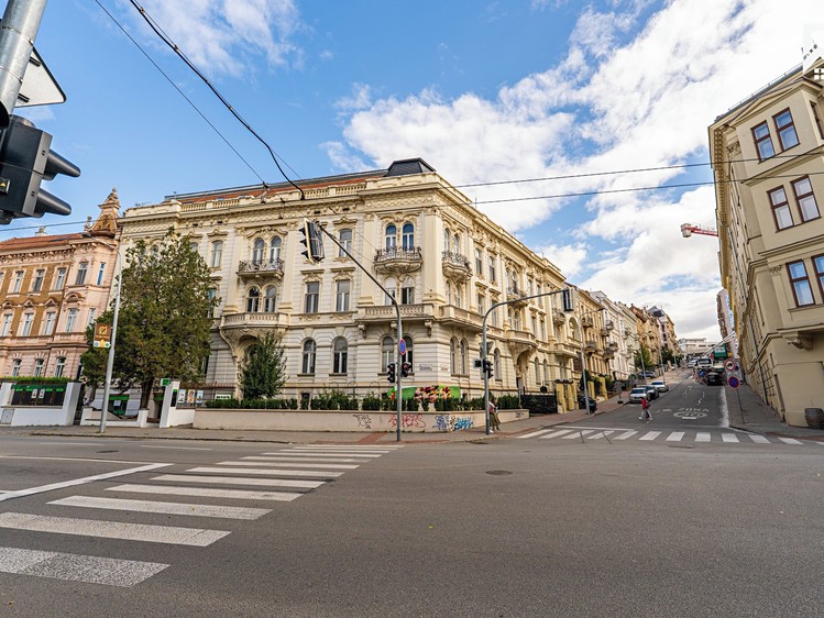 Квартира 4+kk на продаж, 84 м² (36 з 48)