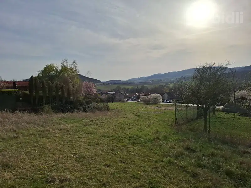 Prodej stavebního pozemku 1537 m², Králův Dvůr – náhled fotky 3