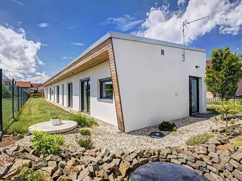Prodej stavebního pozemku 1537 m², Králův Dvůr – náhled fotky 2