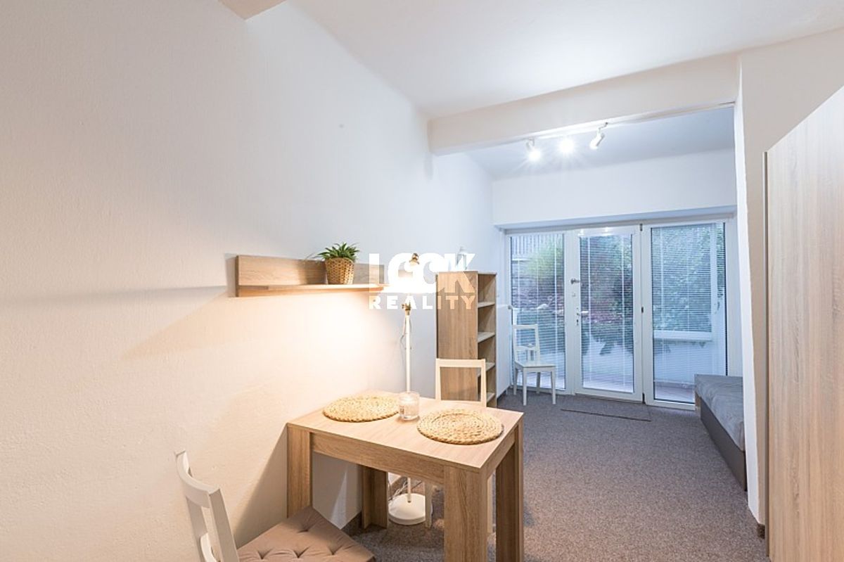 Pronájem bytu 1+kk 27 m²