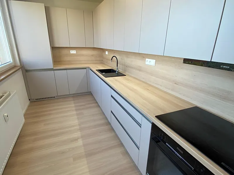 Prodej bytu 3+1 70 m² + lodžie + sklep – ulice Podlesí, Zlín
