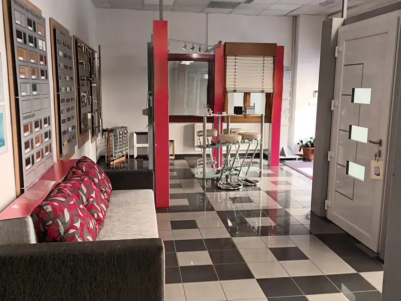 Pronájem obchodního prostoru 150 m², Znojmo – náhled fotky 1