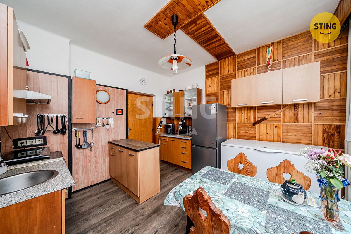 Prodej rodinného domu 180 m², pozemek 1439 m² – fotografie 5