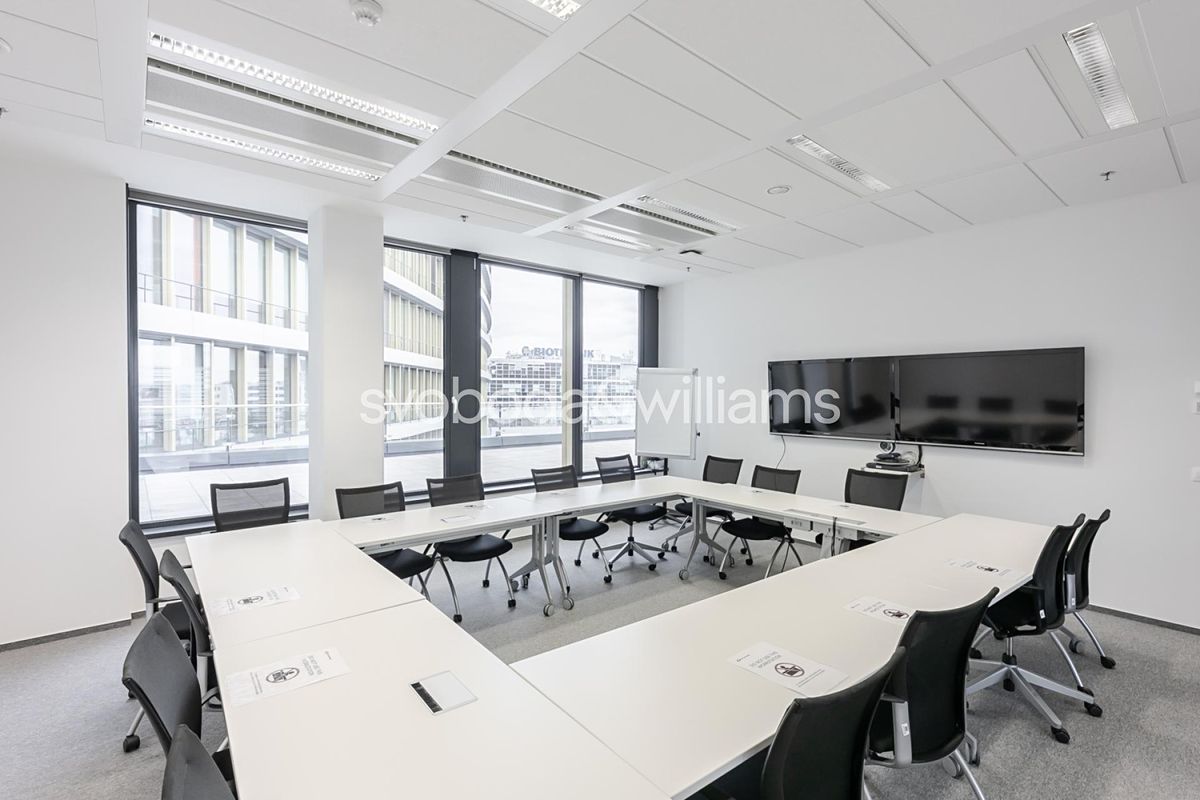 Pronájem kanceláře 859 m² – fotografie 2