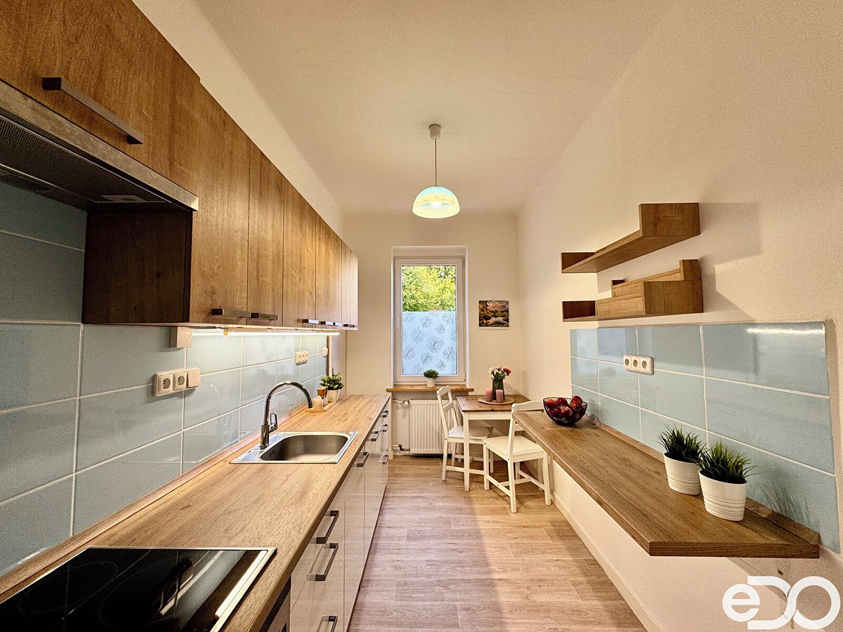 Pronájem rodinného domu 97 m², pozemek 93 m² – fotografie 2