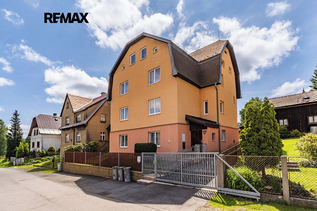 Prodej rodinného domu 328 m², pozemek 758 m², Vejprty – fotka 1 z 3