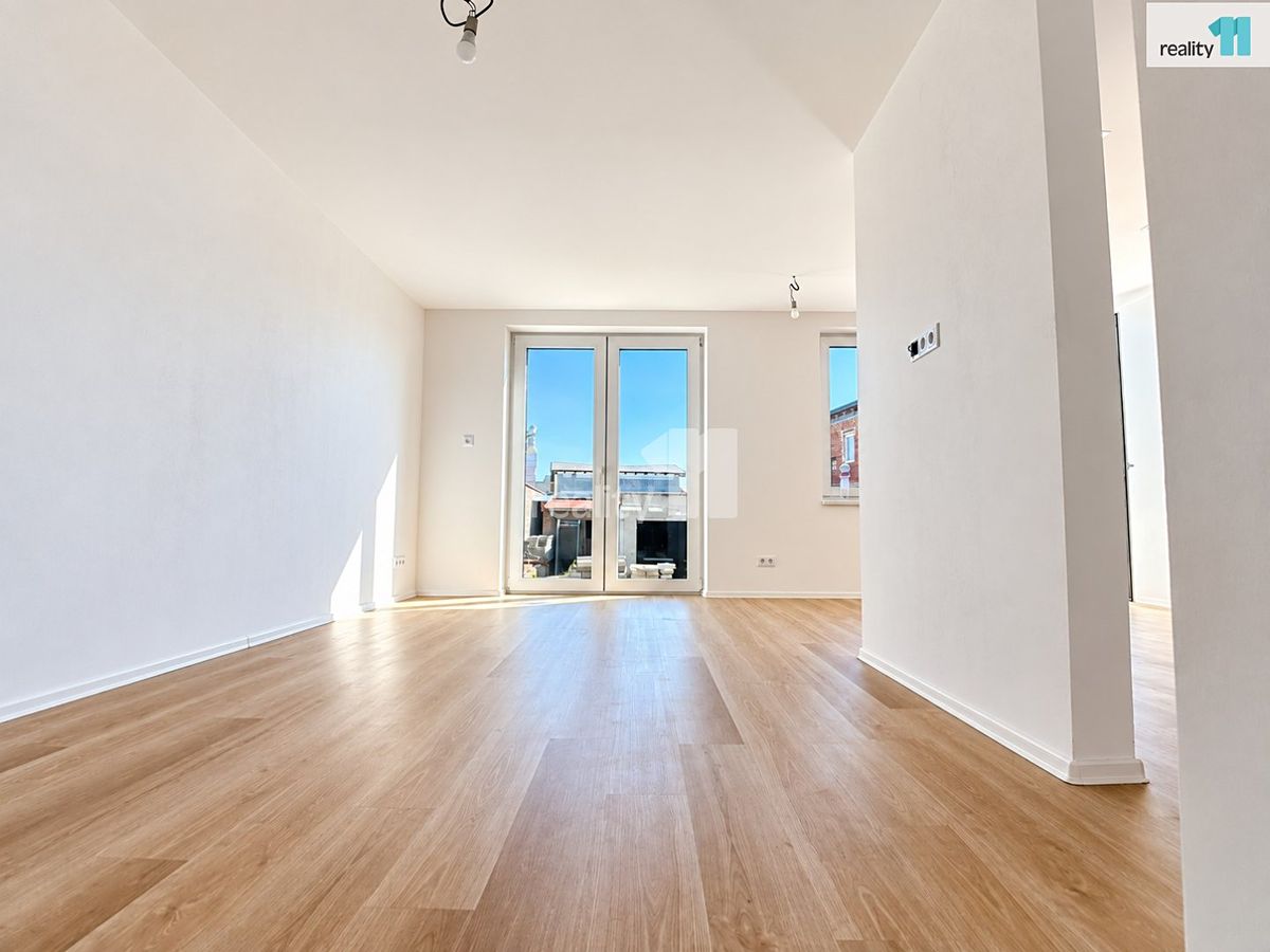 Pronájem bytu 3+kk 106 m² – fotografie 5