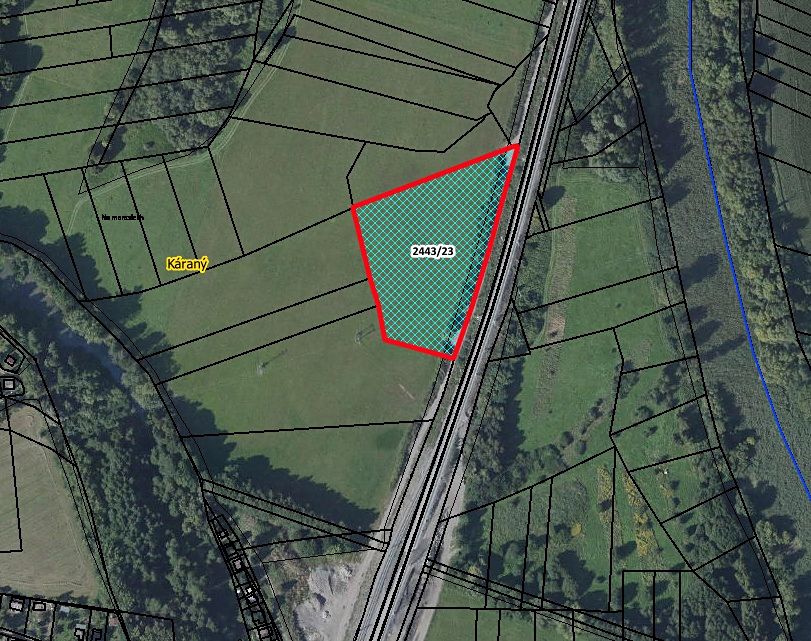 Prodej pole 10671 m², Káraný – fotka 1 z 3