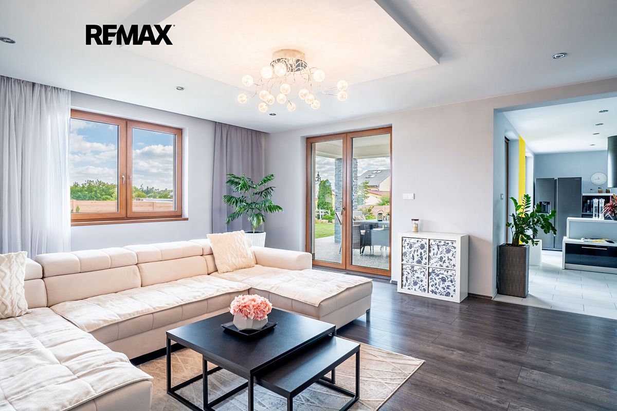 Prodej rodinného domu 300 m², pozemek 3877 m² – fotografie 4
