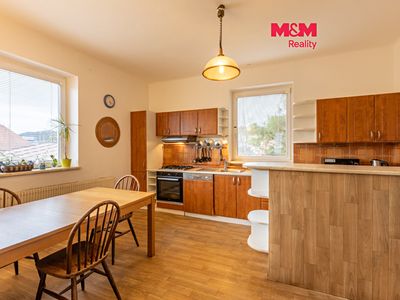 Prodej rodinného domu 170 m², pozemek 1827 m²