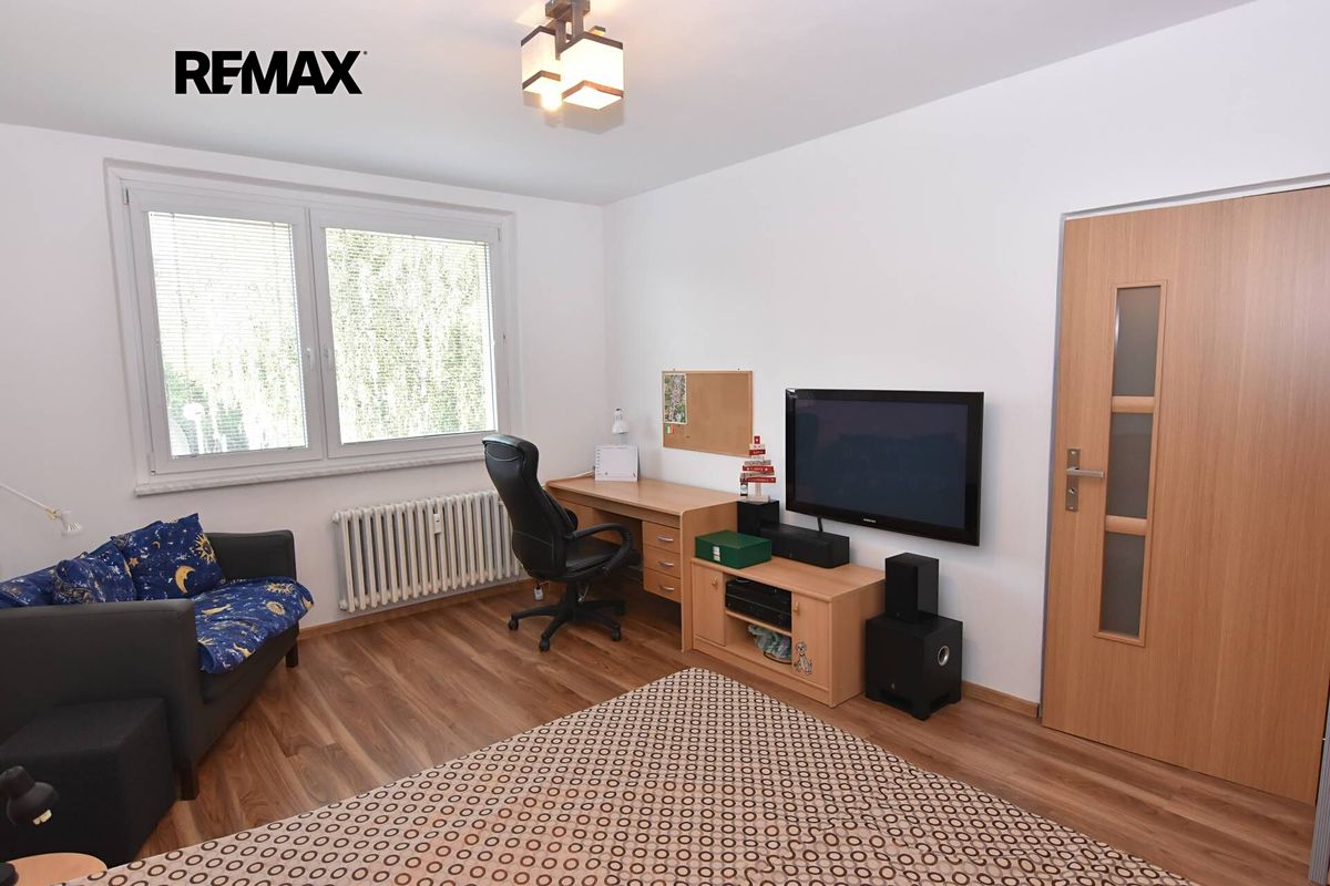 Pronájem bytu 1+1 35 m² – fotografie 3