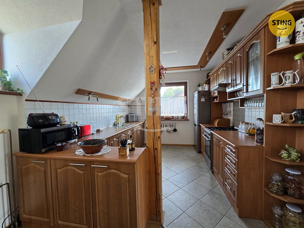 Pronájem rodinného domu 170 m², pozemek 878 m² – fotografie 3