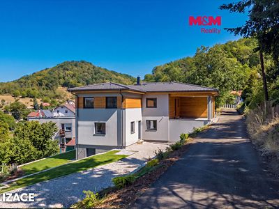 Prodej rodinného domu 210 m², pozemek 1374 m²