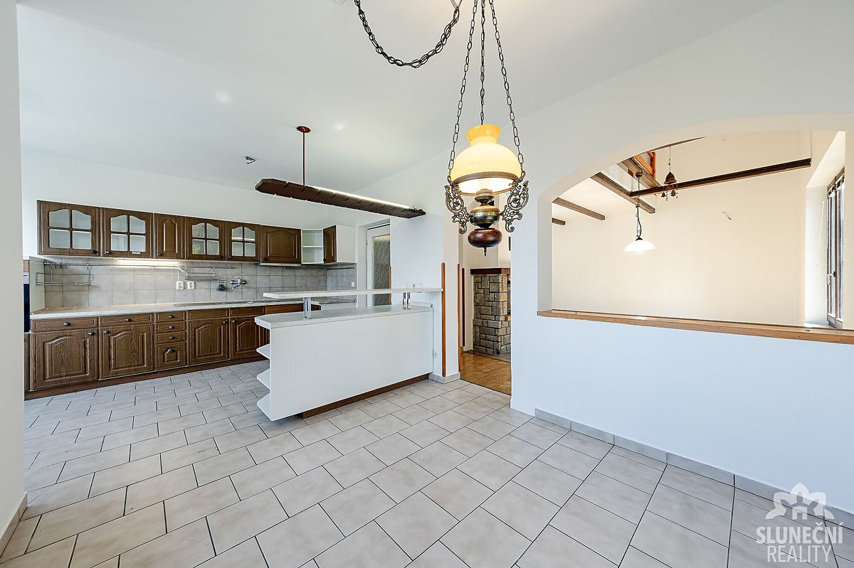 Prodej rodinného domu 184 m², pozemek 1027 m² – fotografie 5