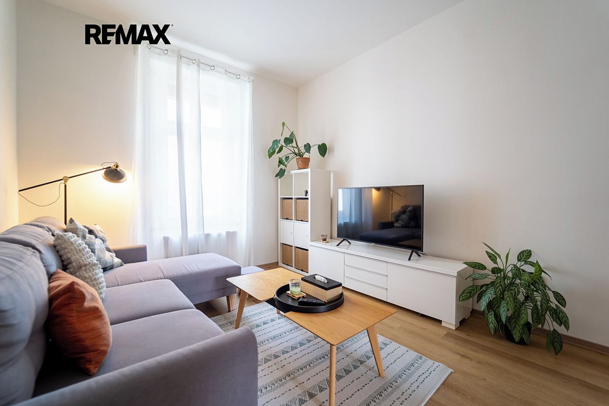 Prodej bytu 2+1 62 m², Praha – fotka 1 z 3