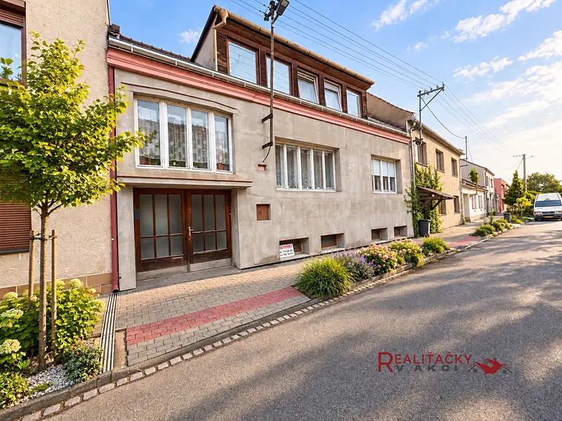 Prodej rodinného domu 363 m², pozemek 779 m², Břeclav – náhled fotky 2