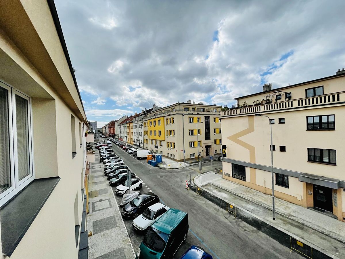 Prodej bytu 2+1 60 m², Praha – fotka 1 z 3