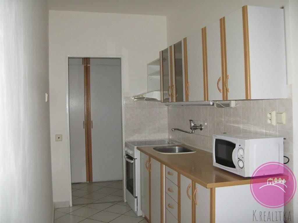 Pronájem bytu 2+1 60 m² – fotografie 3