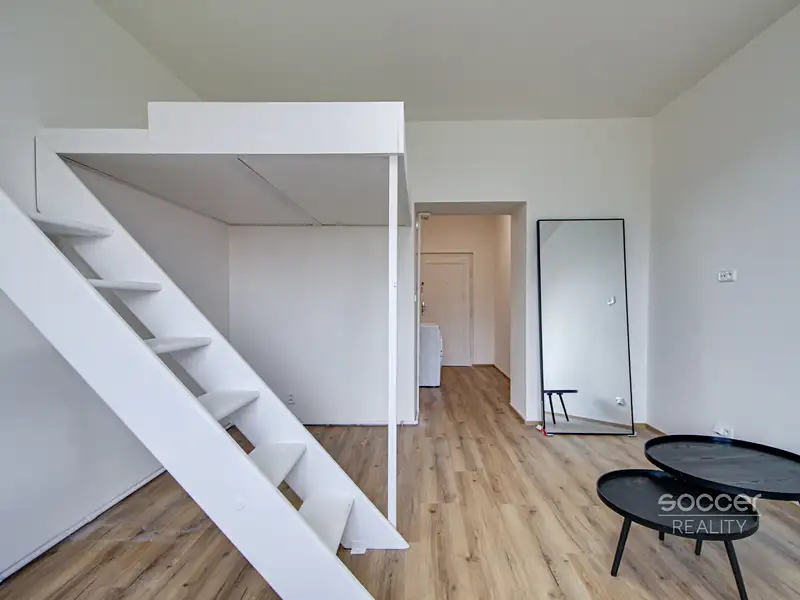 Pronájem bytu 1+kk 31 m², Praha – náhled fotky 1
