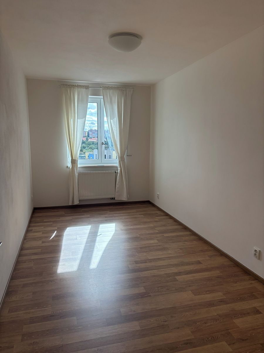 Pronájem bytu 2+kk 55 m² – fotografie 3