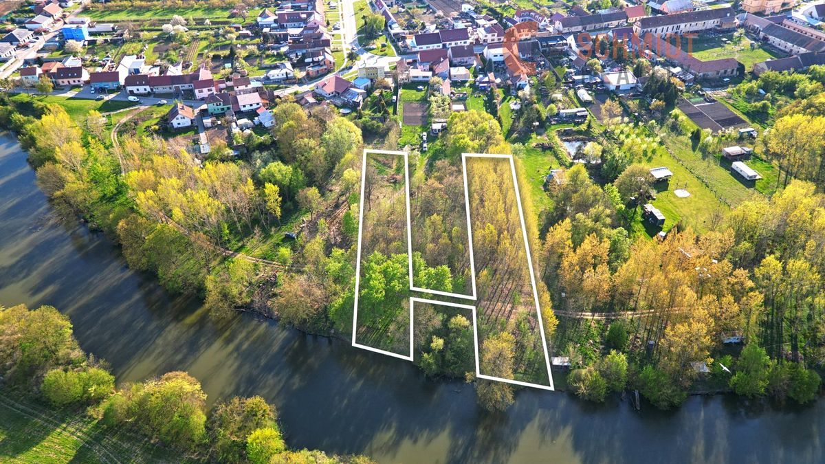 Prodej komerčního pozemku 6324 m², Bulhary – fotka 1 z 3