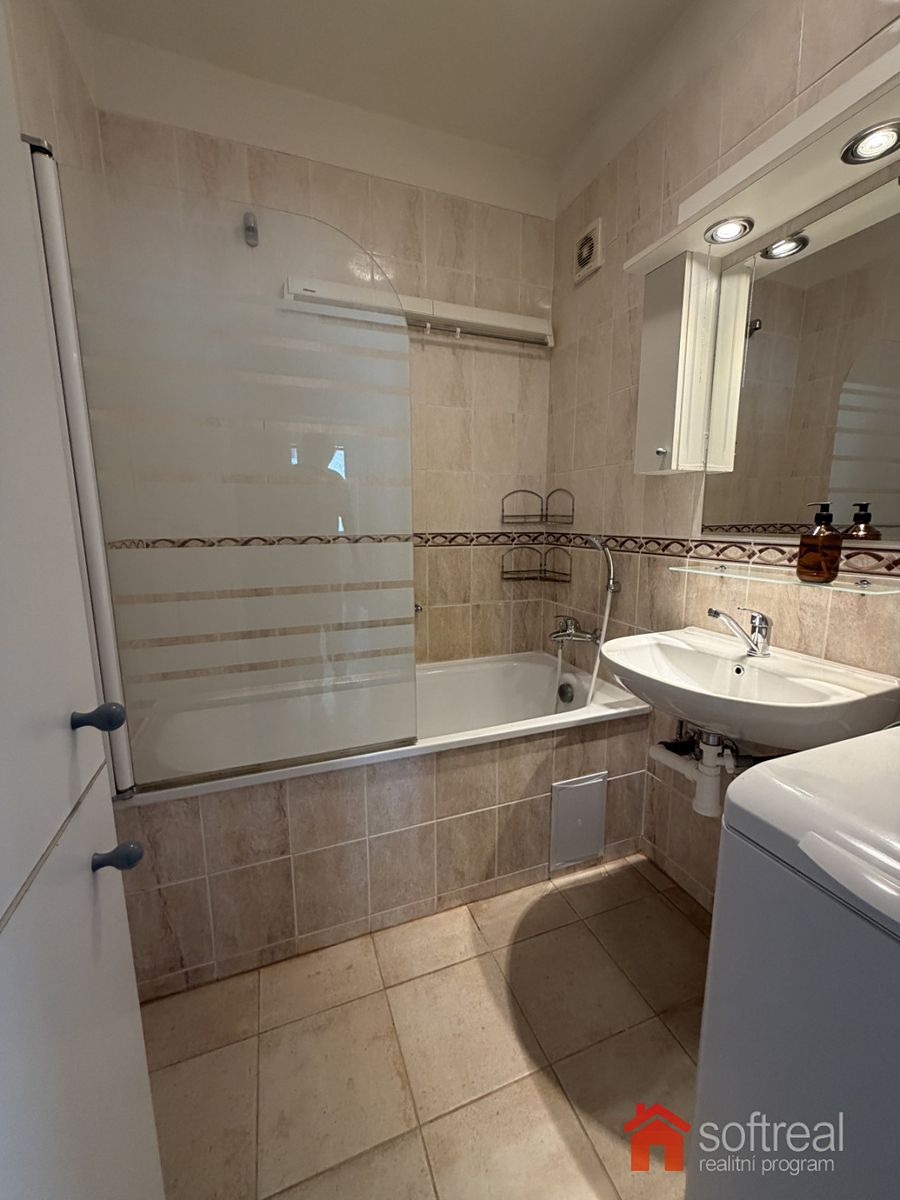 Pronájem bytu 3+1 67 m² – fotografie 2