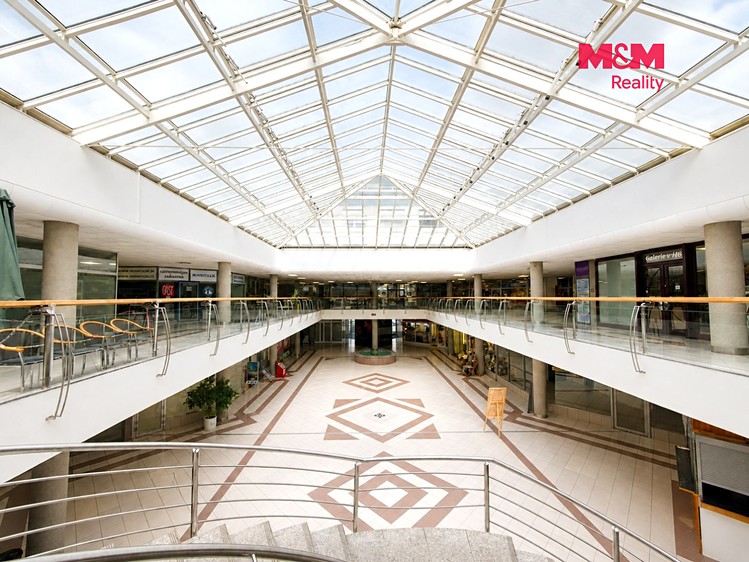 Prodej komerčního prostoru, 46 m² (2 z 8)