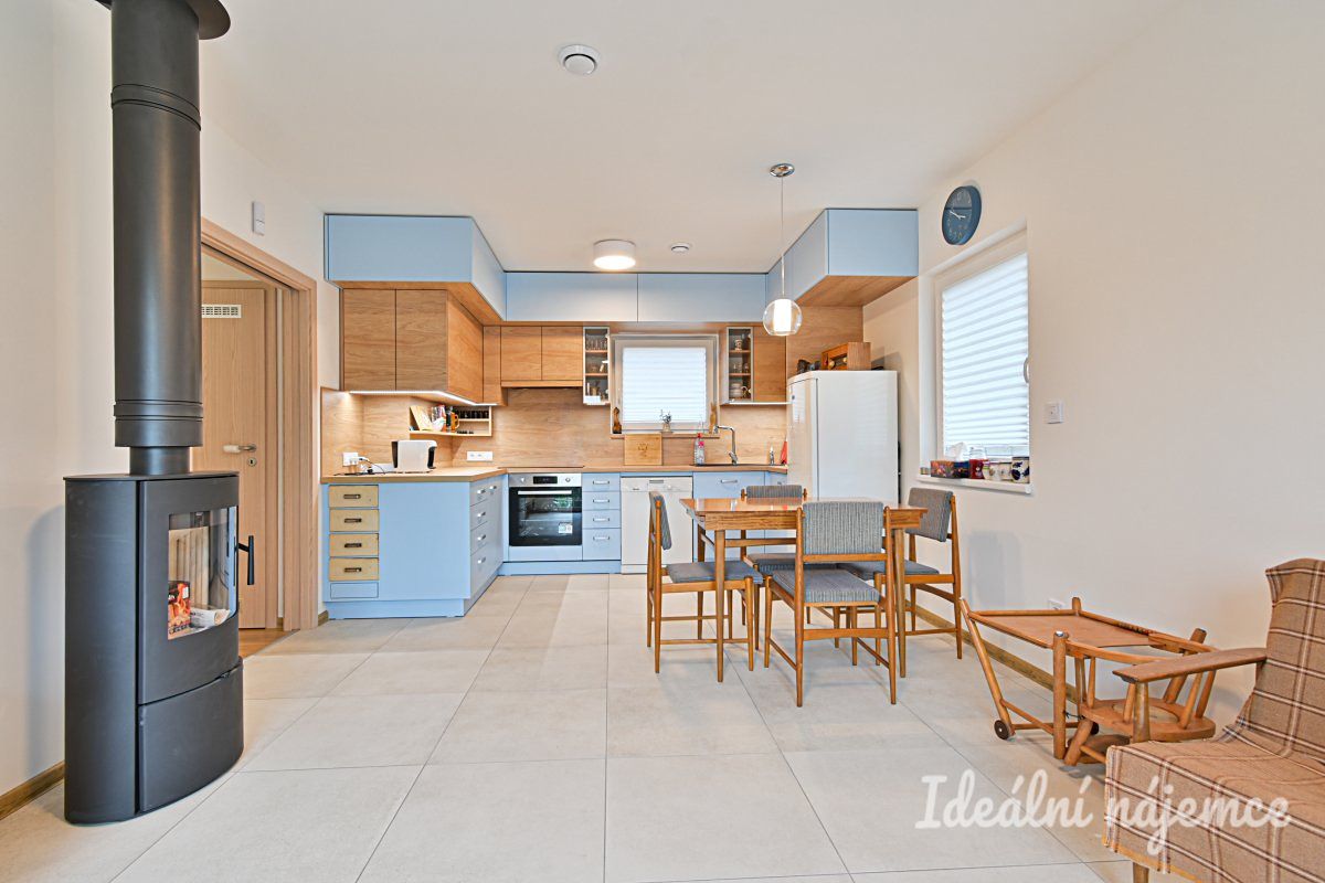 Pronájem bytu 4+kk 96 m² – fotografie 2