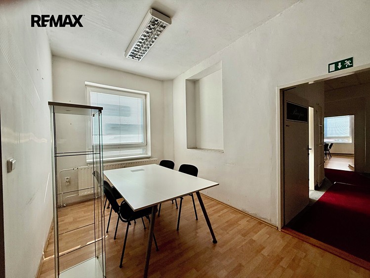 Pronájem komerčního prostoru, 400 m² (9 z 19)
