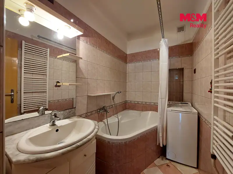 Prodej rodinného domu 195 m², pozemek 1797 m², Nasavrky – náhled fotky 2
