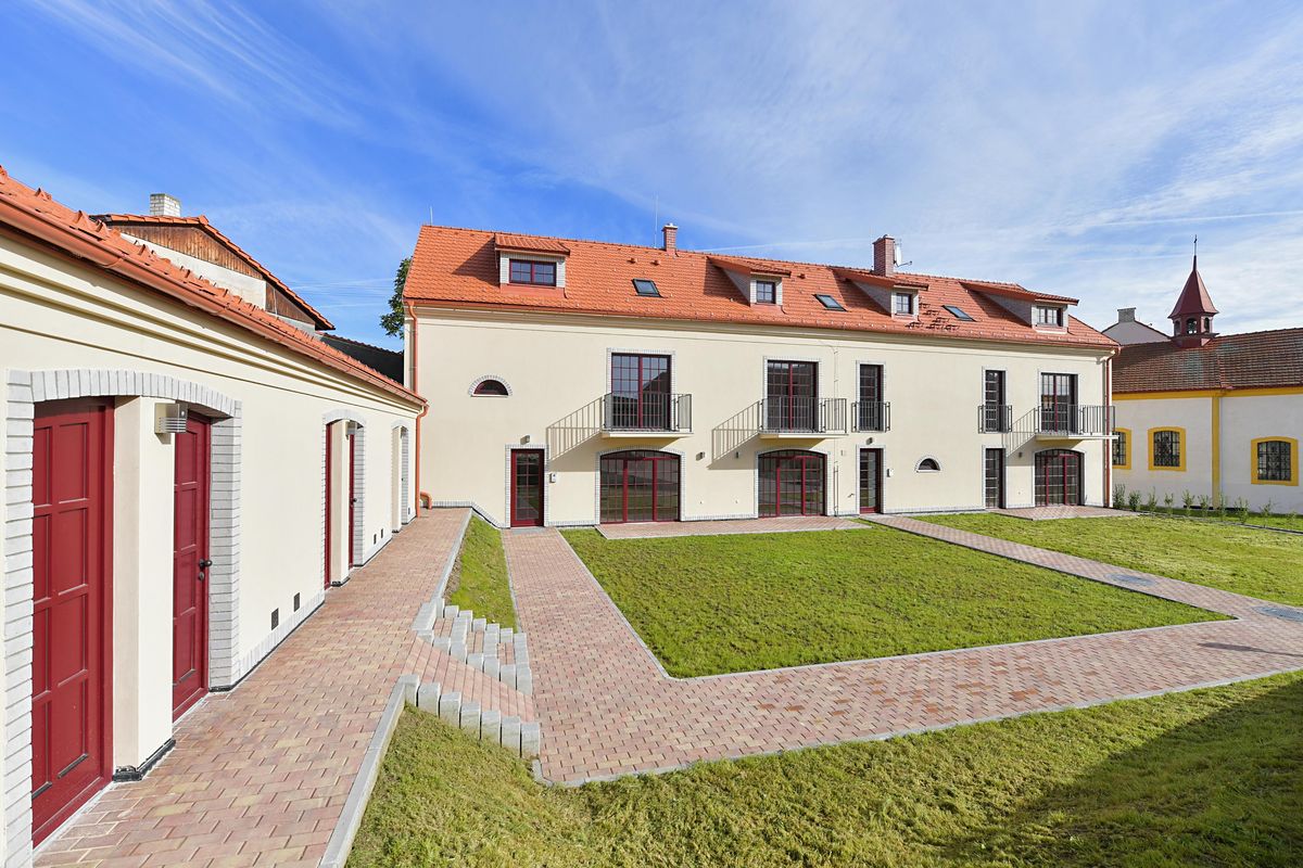Pronájem bytu 4+kk 110 m² – fotografie 2