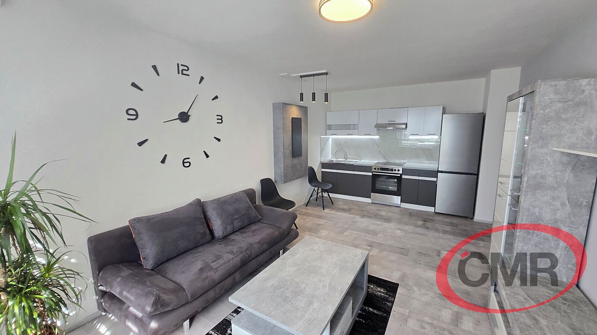 Pronájem bytu 2+kk 42 m² – fotografie 3