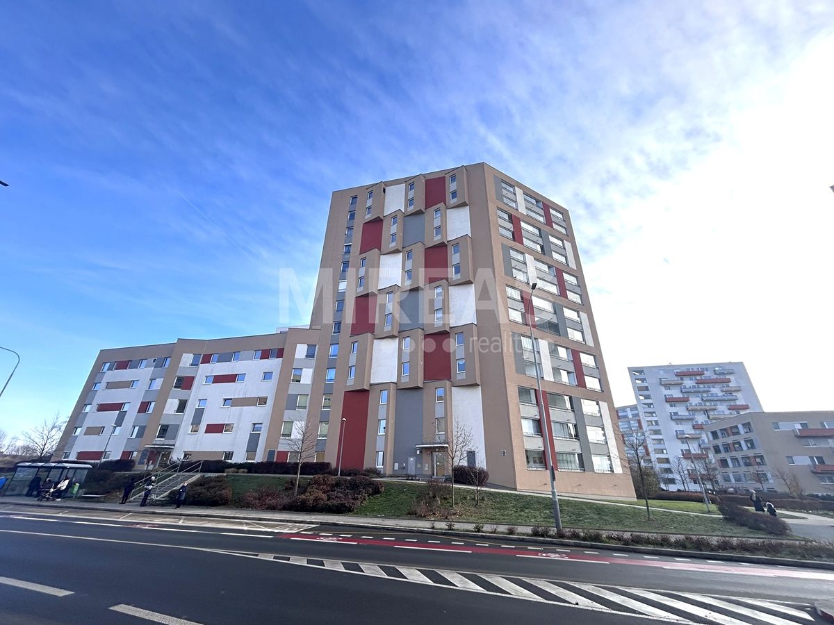 Pronájem bytu 1+kk 38 m²