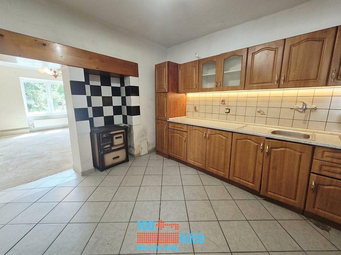 Prodej rodinného domu 818 m², pozemek 818 m² – fotografie 2