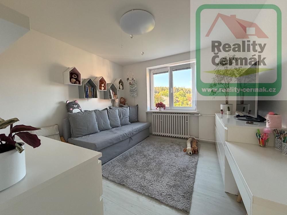 Prodej vícegeneračního domu 300 m², pozemek 830 m² – fotografie 5