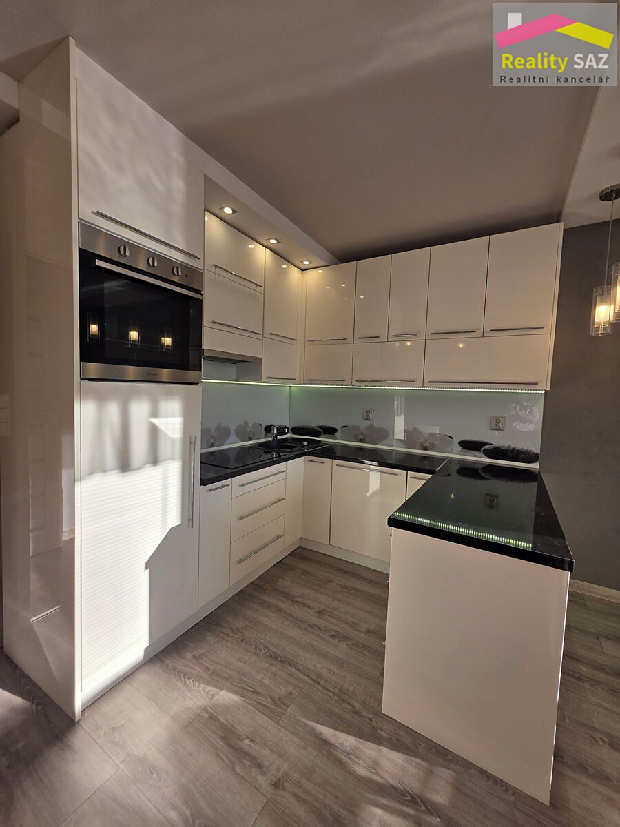 Pronájem bytu 2+kk 41 m² – fotografie 2