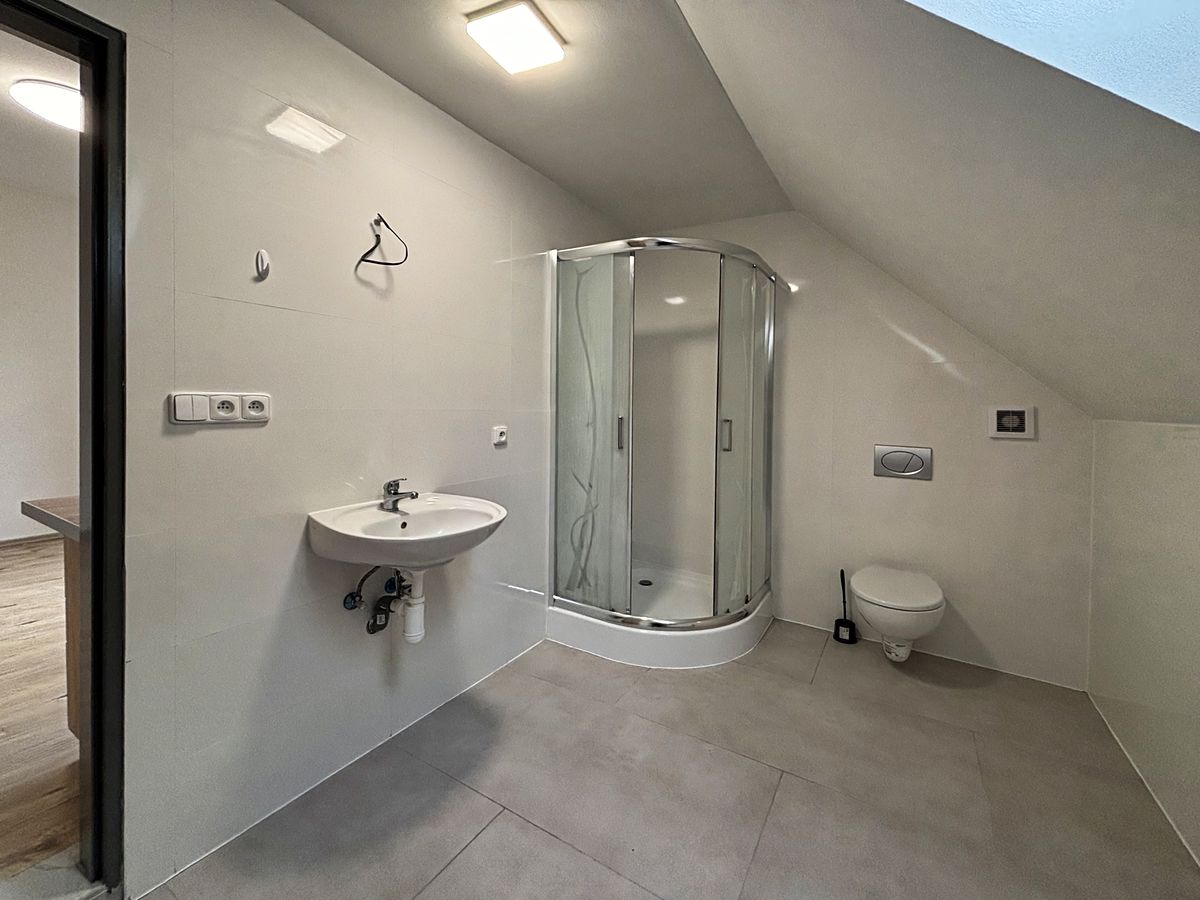 Pronájem bytu 2+kk 51 m² – fotografie 3