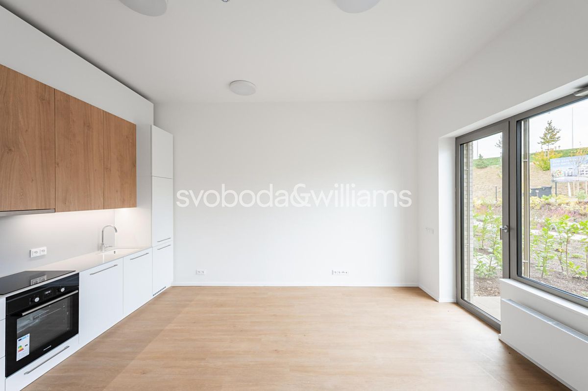 Pronájem bytu 1+kk 36 m² – fotografie 4