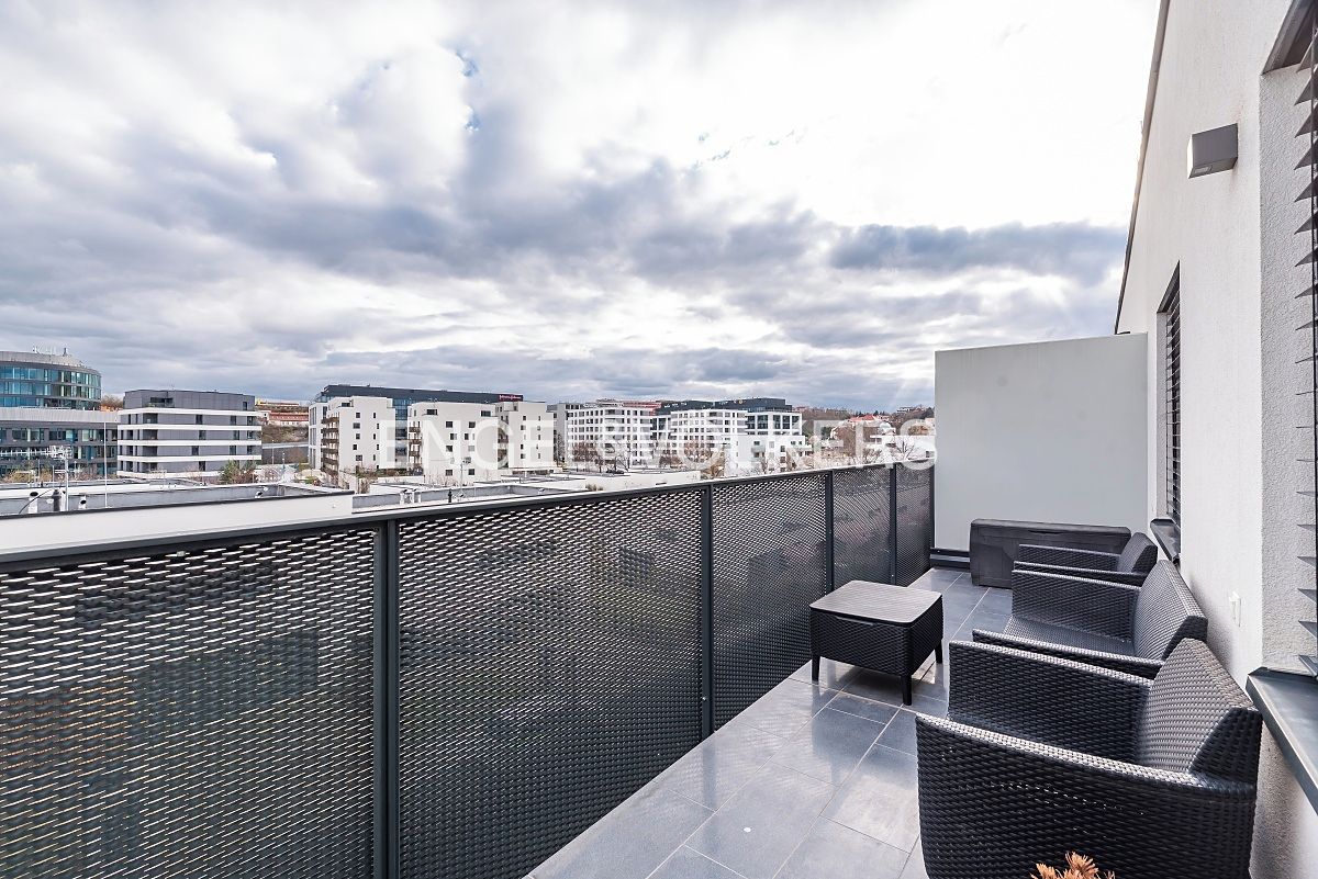 Pronájem bytu 2+kk 51 m² – fotografie 2