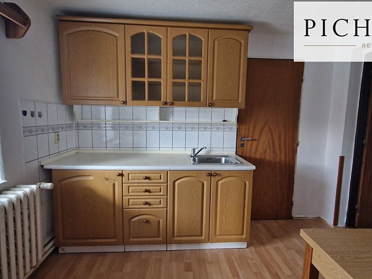 Pronájem bytu 3+1, 77 m² (3 z 8)