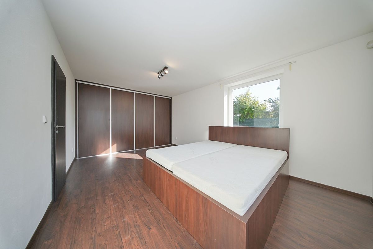 Pronájem bytu 3+kk 67 m² – fotografie 3