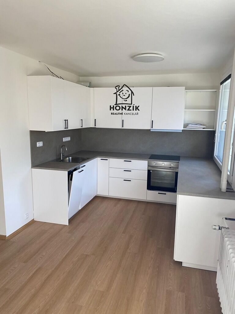 Pronájem bytu 3+kk 61 m² – fotografie 2