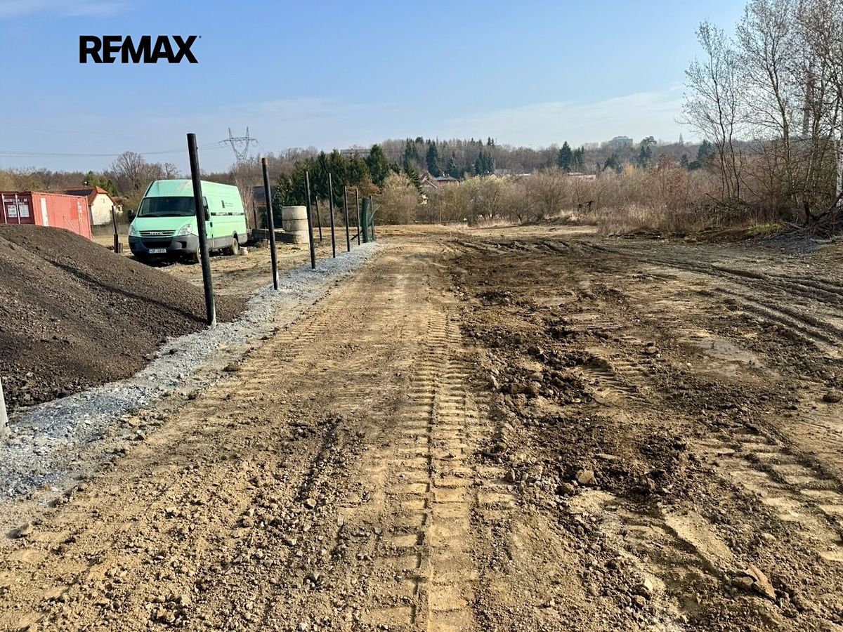 Pronájem komerčního pozemku 4925 m² – fotografie 4