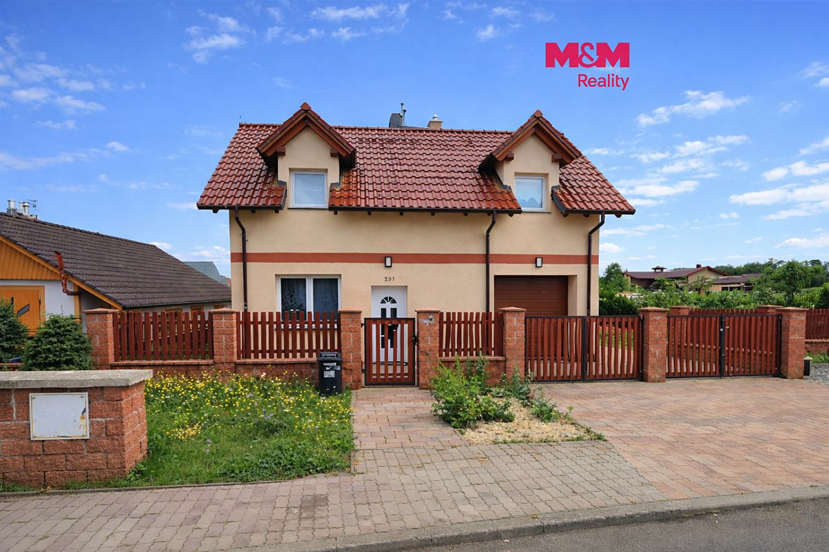 Prodej rodinného domu 198 m², pozemek 742 m²